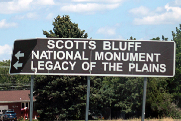 Scotts Bluff National Monument sign