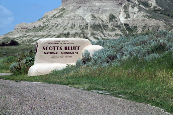Scotts Bluff National Monument entry