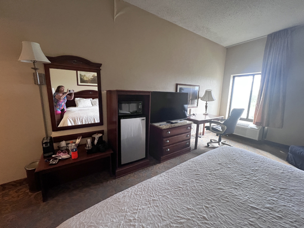 dresser, refriger, TV, dresser and desk