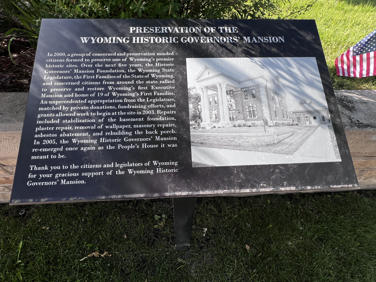 sign about perservation of the mansion