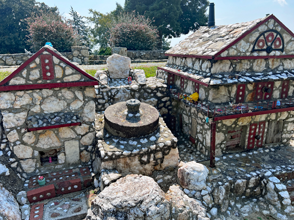 Shangi-La-Village