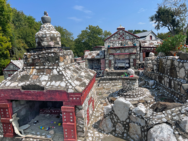 Shangi-La-Village