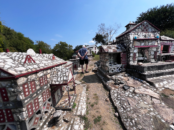 Lee Duquette at Shangi-La-Village