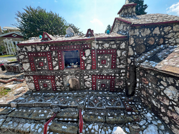Shangi-La-Village