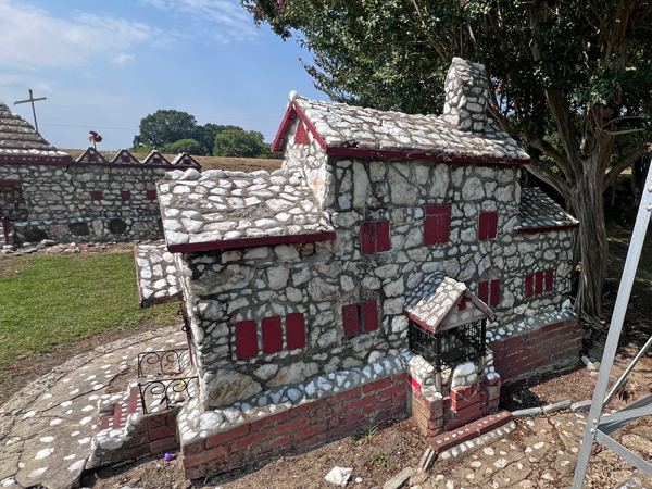 Shangi-La-Village