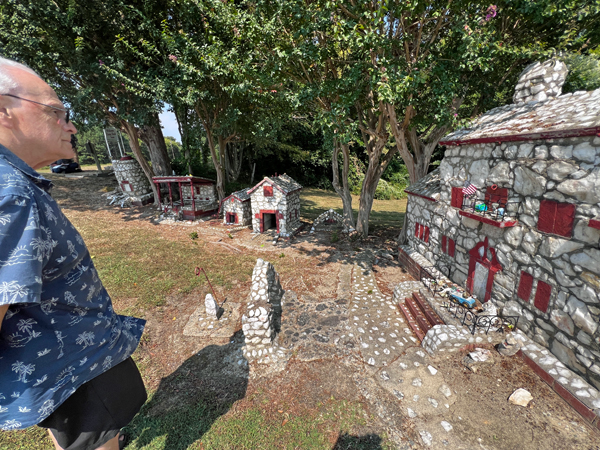 Shangi-La-Village