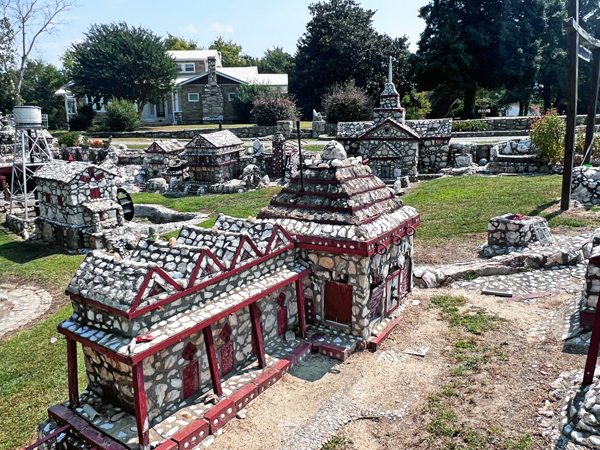 Shangi-La-Village