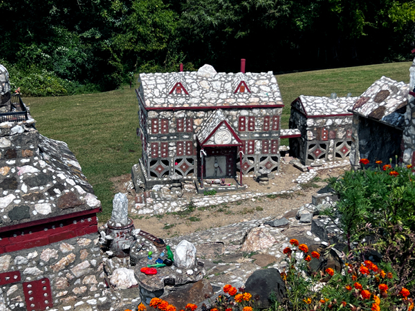 Shangi-La-Village
