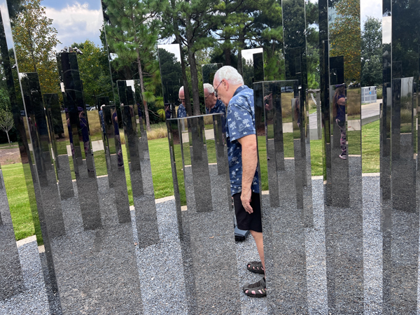 Lee Duquette in the mirrors