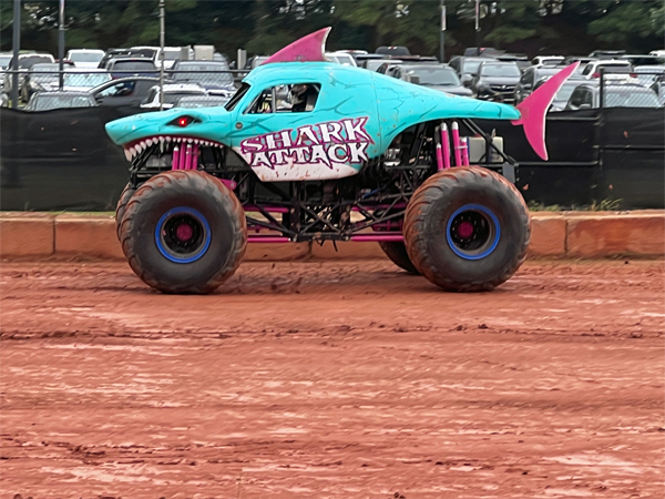 Kayley Eavestrong in Shark Attack WON 