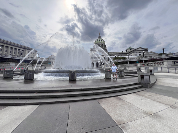 Pennsylvania War Veterans Memorial fountain and Lee Duquette