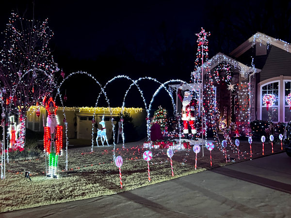 Christmas Decorations in Shelly Woods
