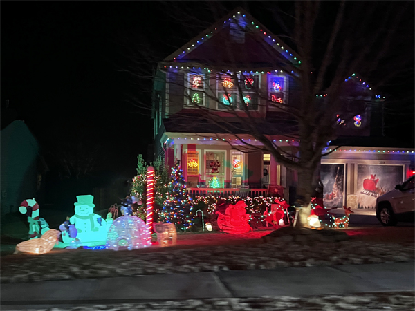 Christmas Decorations in Shelly Woods