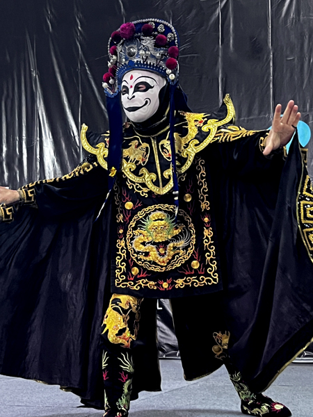 The Amazing Face Changing Performe