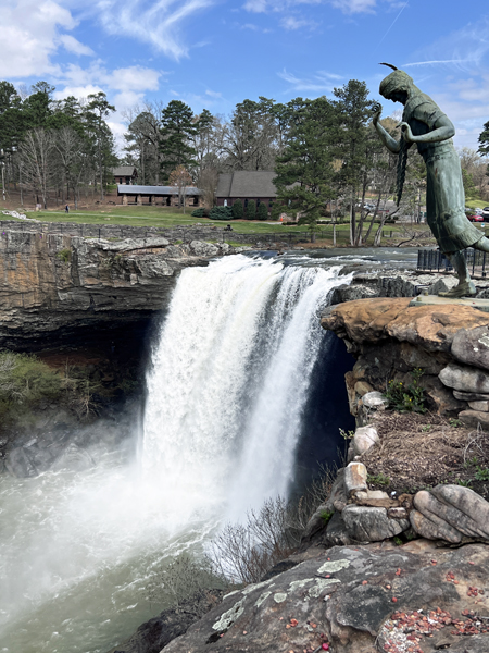 Noccalula statue and the waterfall