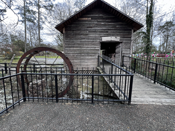 Pioneer Homestead building