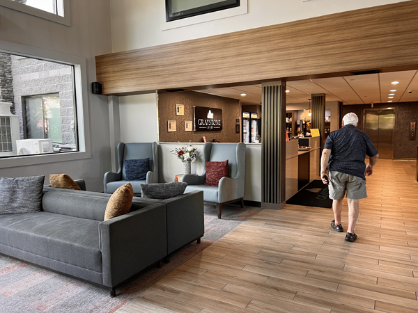 Lee Duquette entering the Greystone Lodge lobby.
