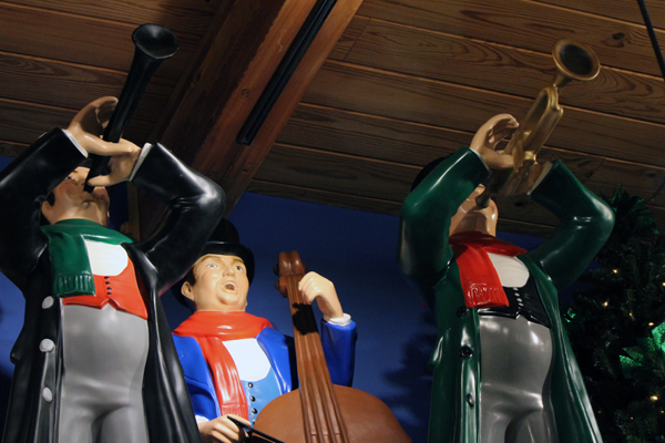 3 piece band at Bronner's