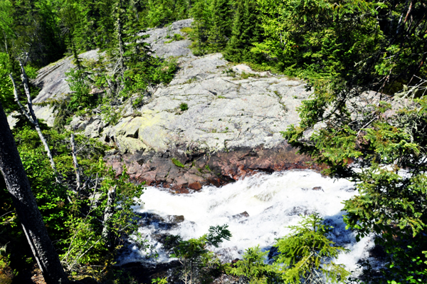 Lee Duquette takes a beautiful photo of Rainbow Falls