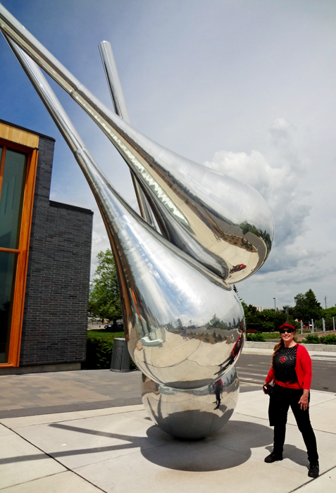 Karen Duquette and art at Thunder Bay Marina Par