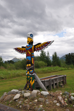 totem pole outside Wolf Country USA