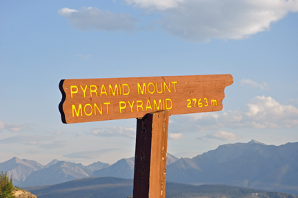 sign - Pyramid Mount