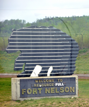 sign- welcome to Fort Nelson