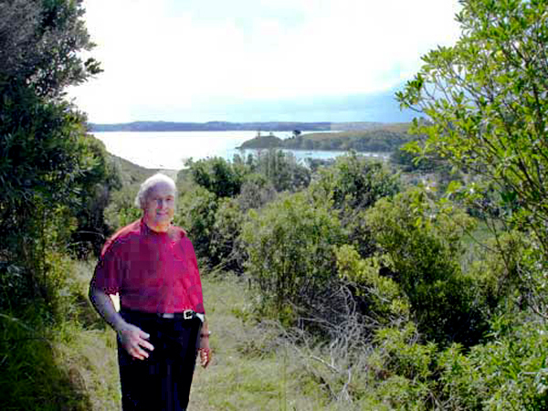 Lee Duquette on Waihke Island in Australia