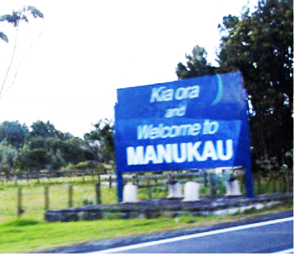 Welcome to Manukau sign