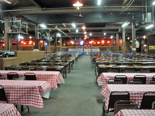 dining area at Billy Bob's