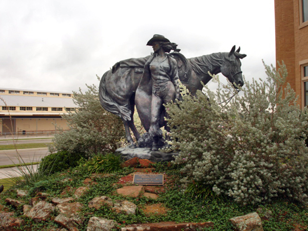 Cowgirl Hall of Fame statue and horse
