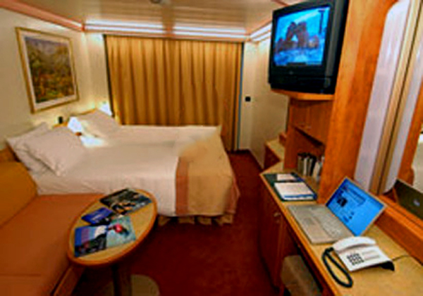 stateroom on The Carnival Valor 