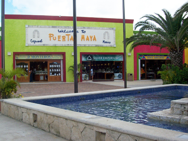 Puerta Maya store