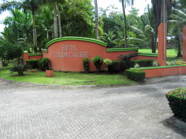 Hotel Colon Caribe entry