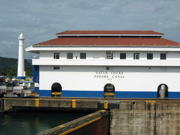 The middle section of The Panama Canal
