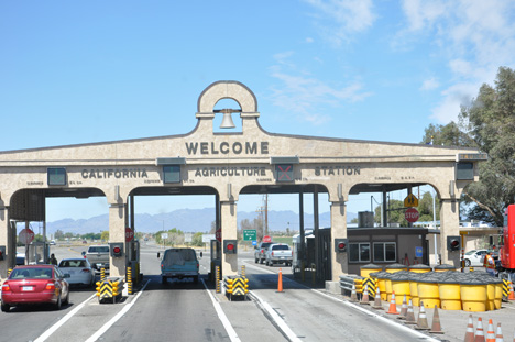 border crossing check place