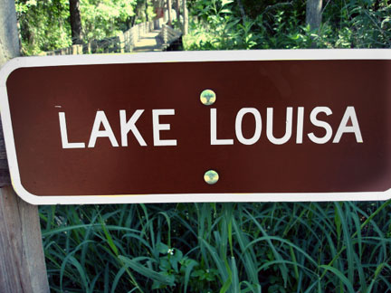 Lake Louisa sign